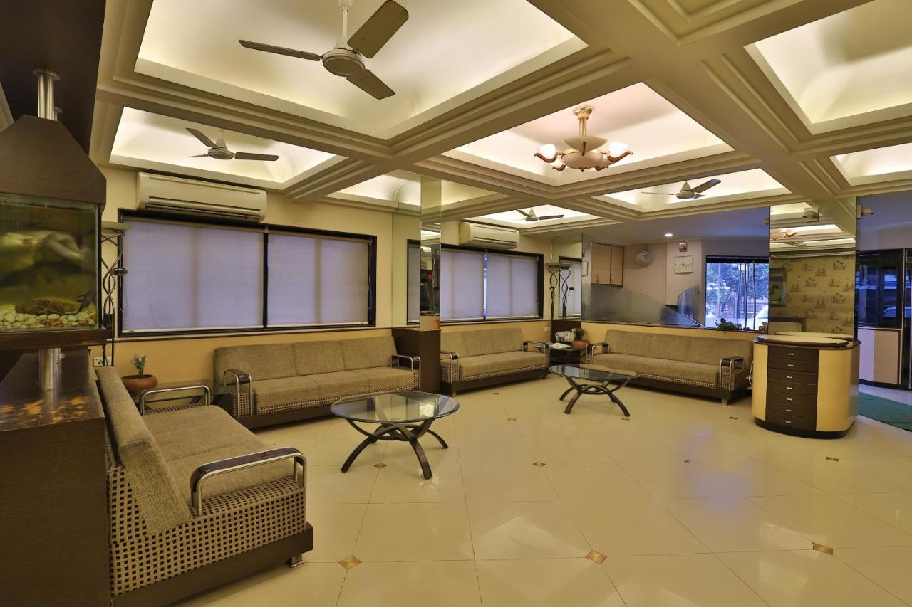 Capital O 1338 Hotel Harmony Rajkot Exterior foto