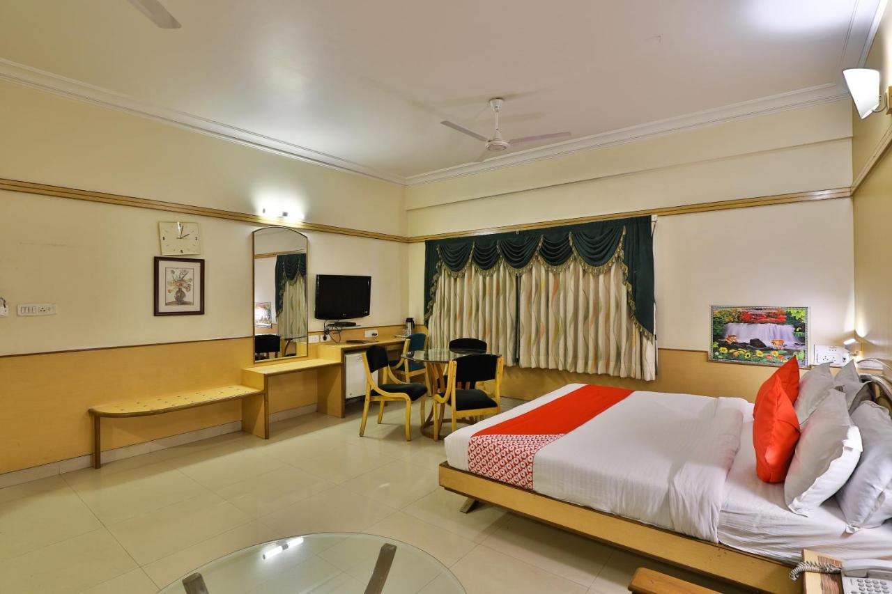 Capital O 1338 Hotel Harmony Rajkot Exterior foto