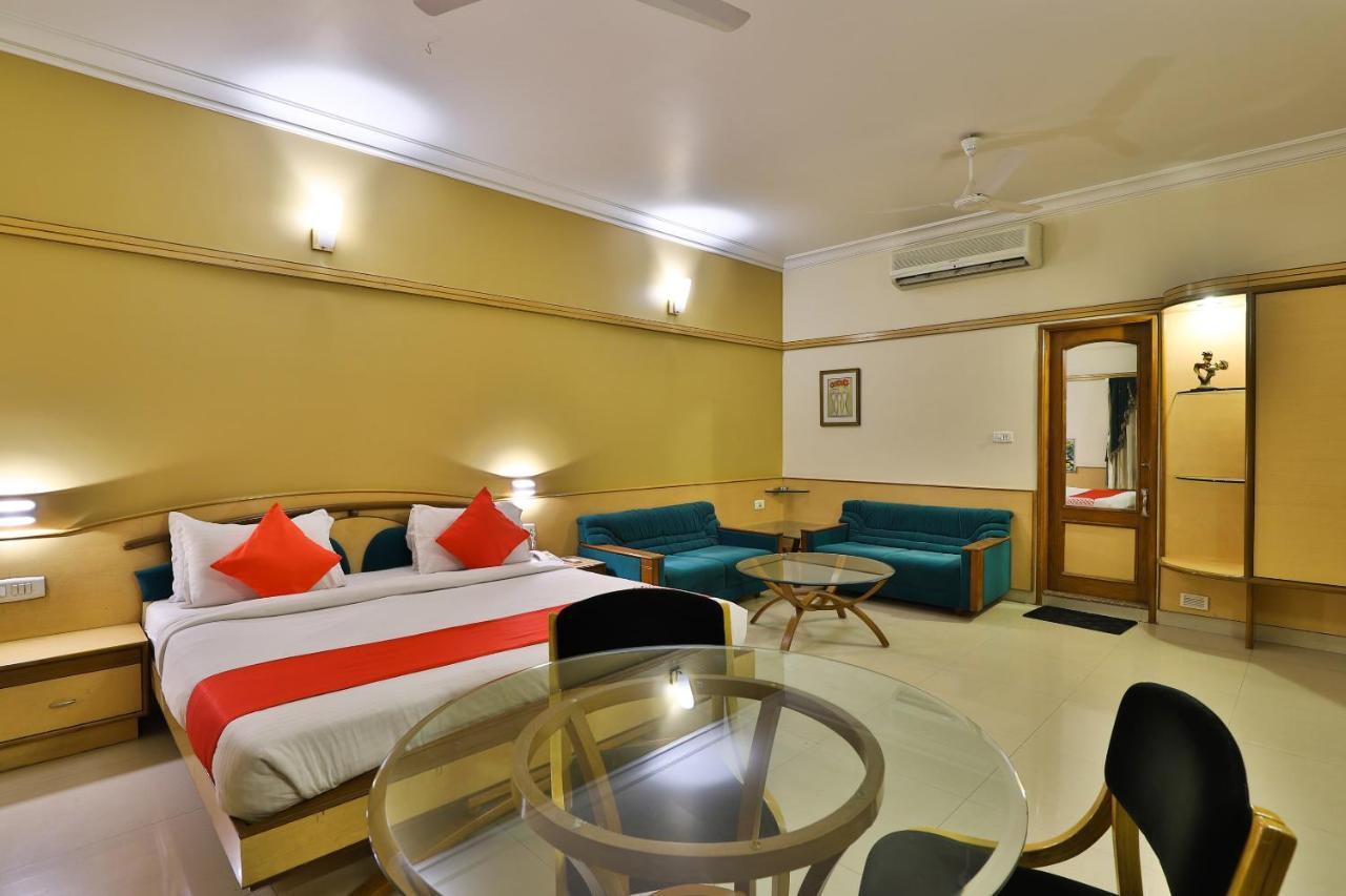 Capital O 1338 Hotel Harmony Rajkot Exterior foto