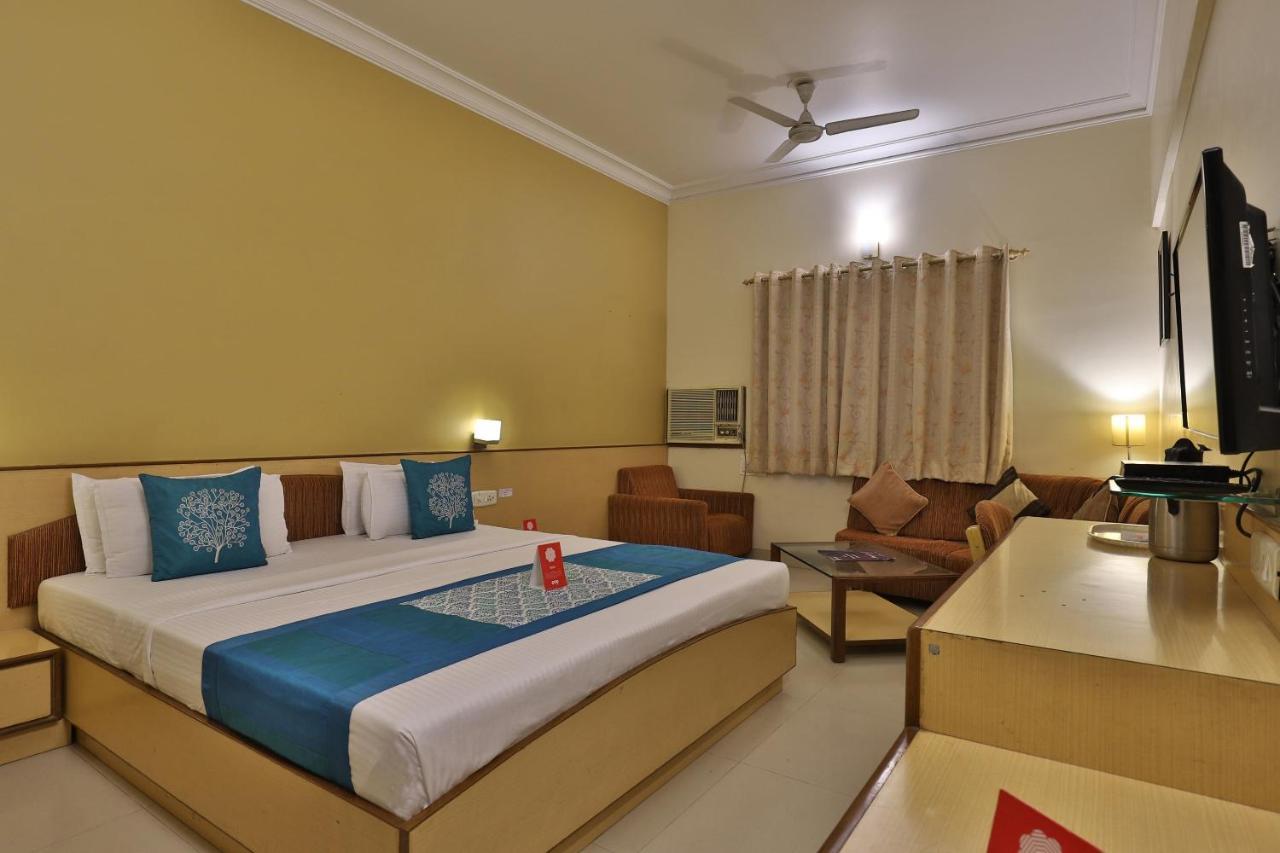 Capital O 1338 Hotel Harmony Rajkot Exterior foto